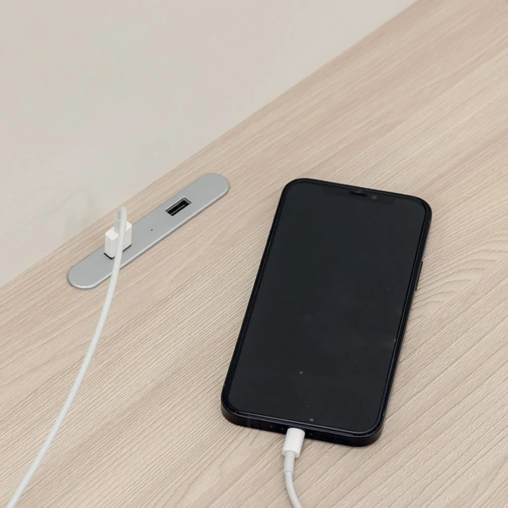 Noční stolek Smart s USB nabíječkou